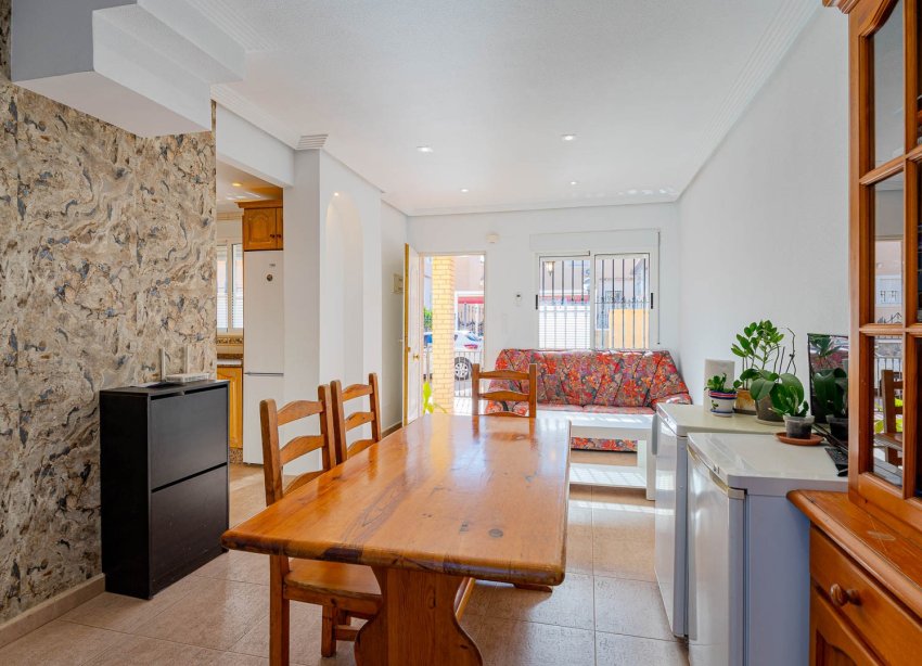 Resale - Terraced house / Townhouse - Punta Prima