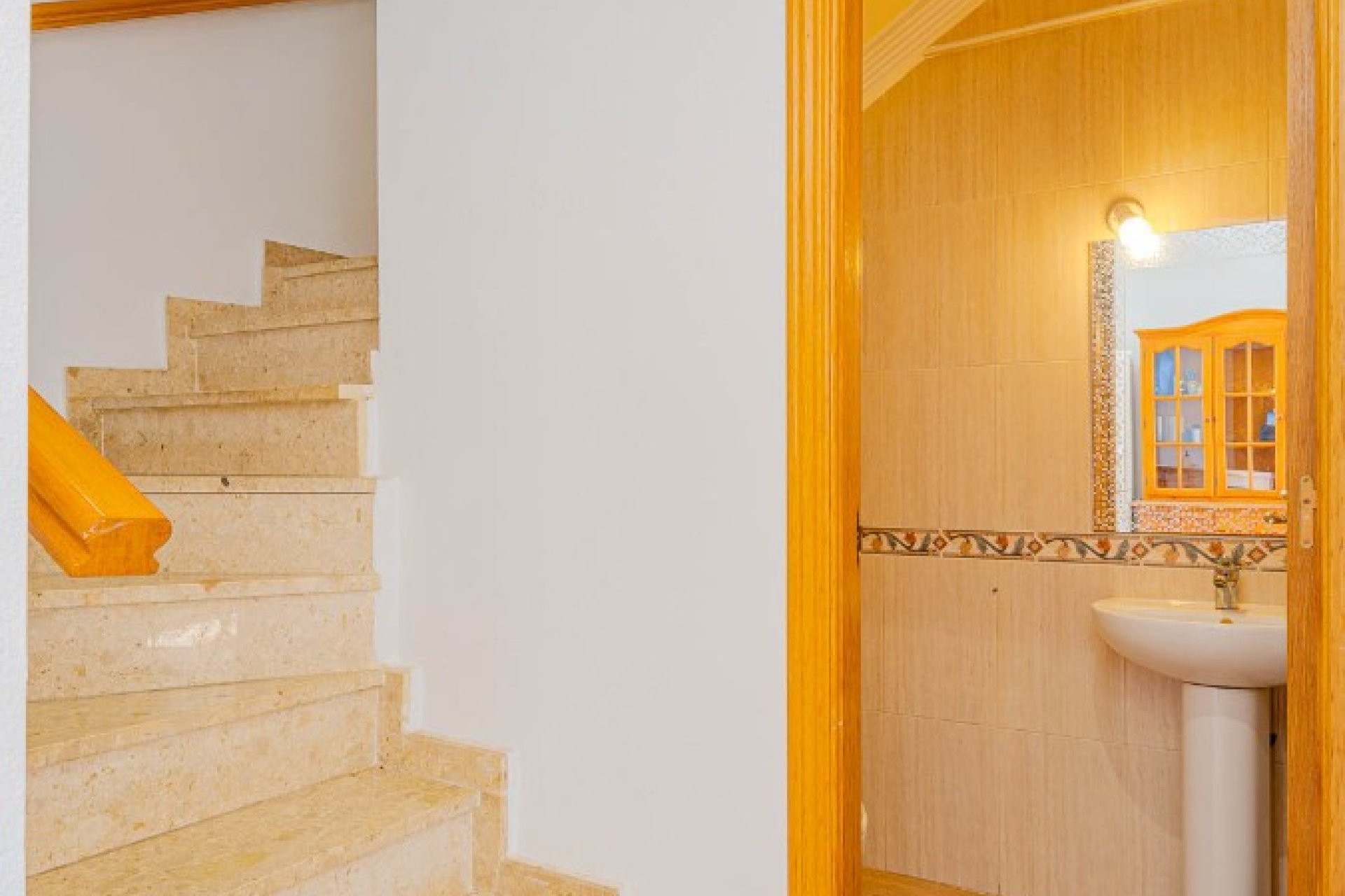 Resale - Terraced house / Townhouse - Punta Prima