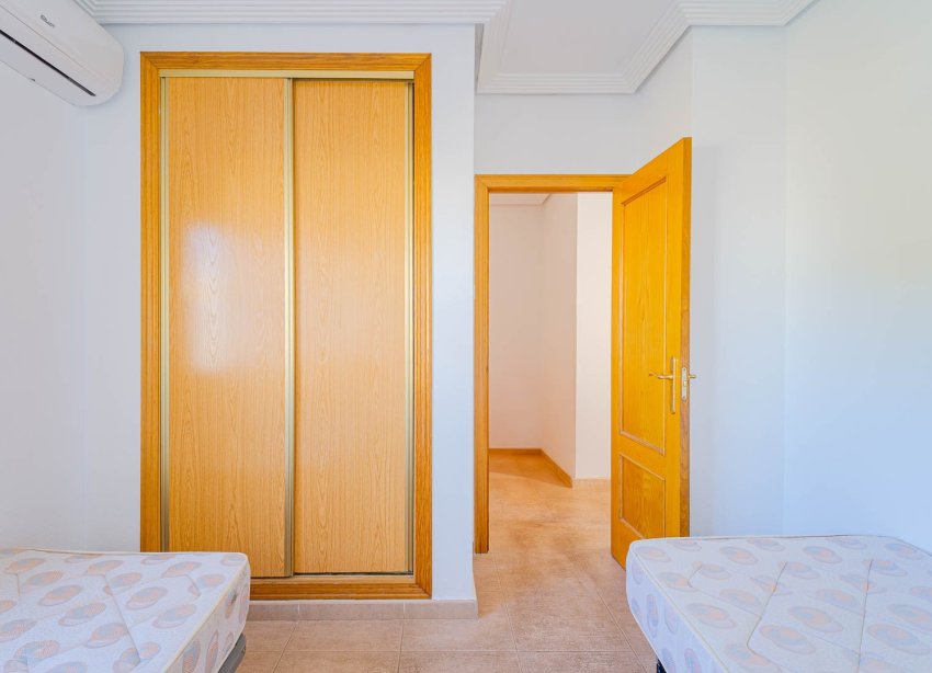 Resale - Terraced house / Townhouse - Punta Prima