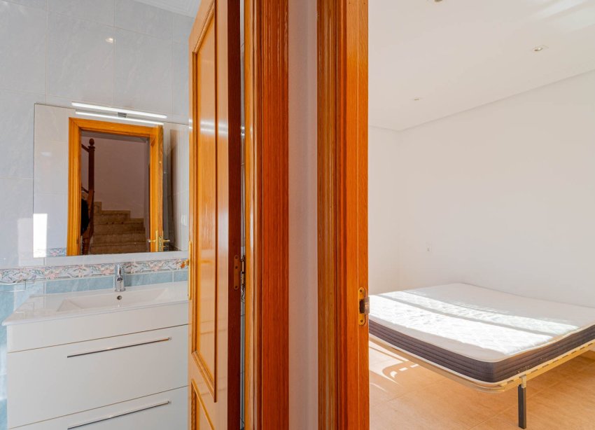 Resale - Terraced house / Townhouse - Punta Prima