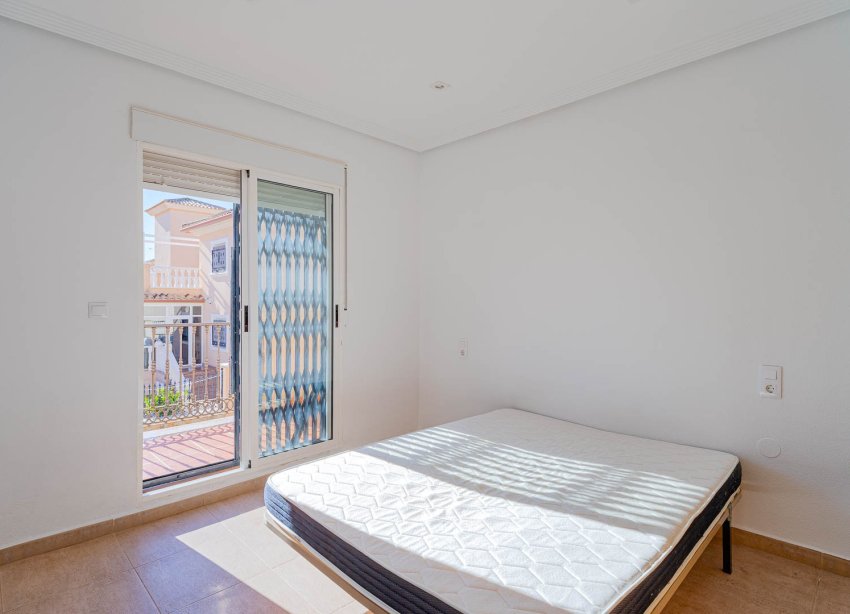 Resale - Terraced house / Townhouse - Punta Prima