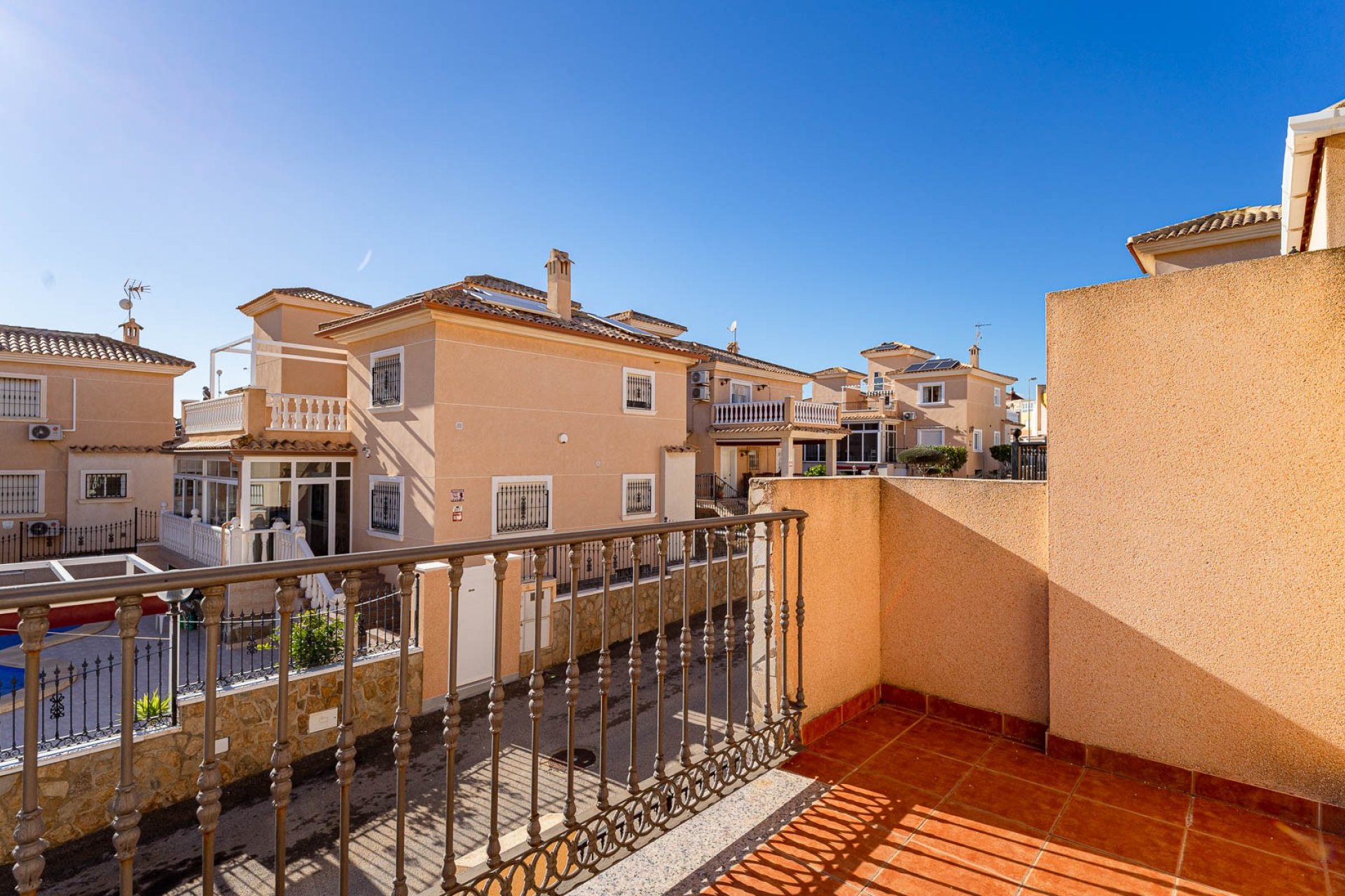 Resale - Terraced house / Townhouse - Punta Prima