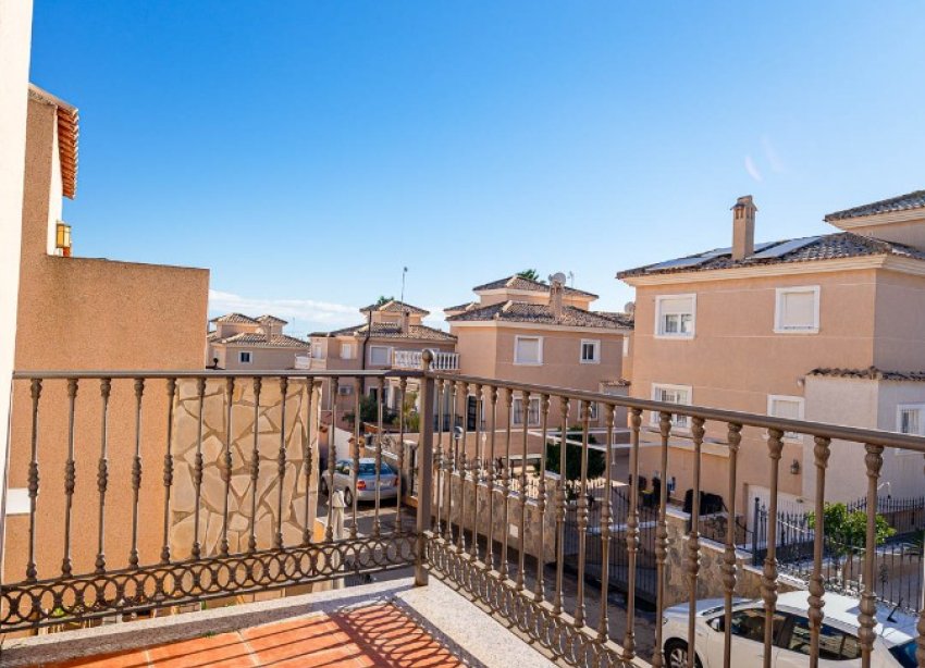 Resale - Terraced house / Townhouse - Punta Prima