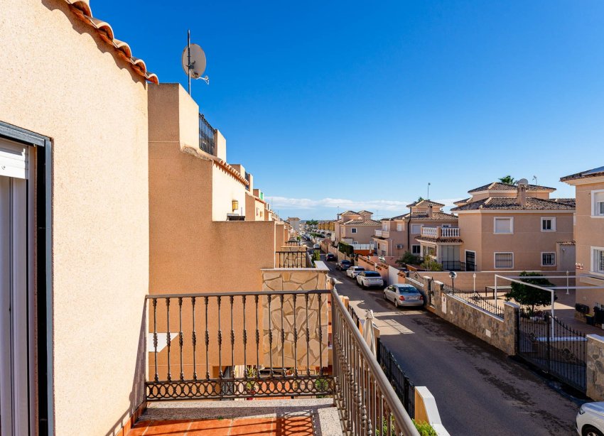 Resale - Terraced house / Townhouse - Punta Prima