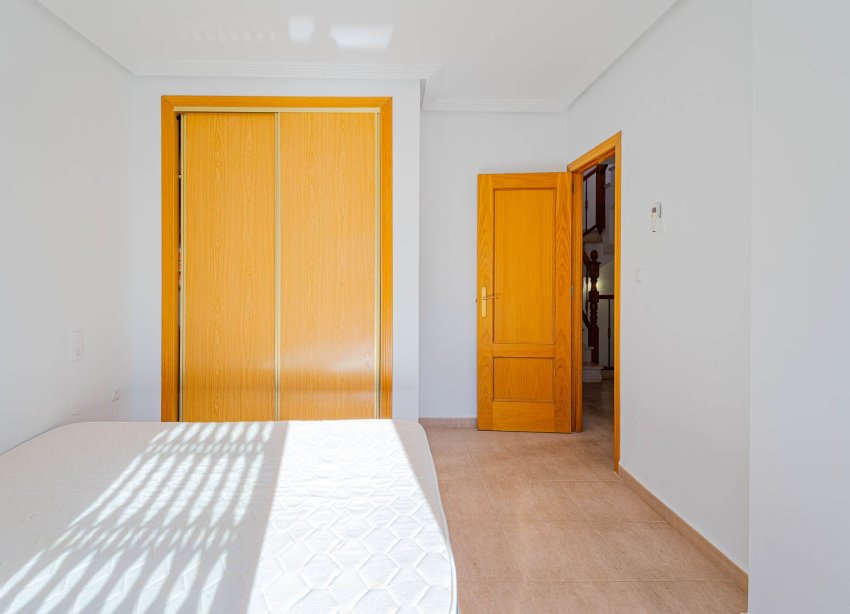 Resale - Terraced house / Townhouse - Punta Prima