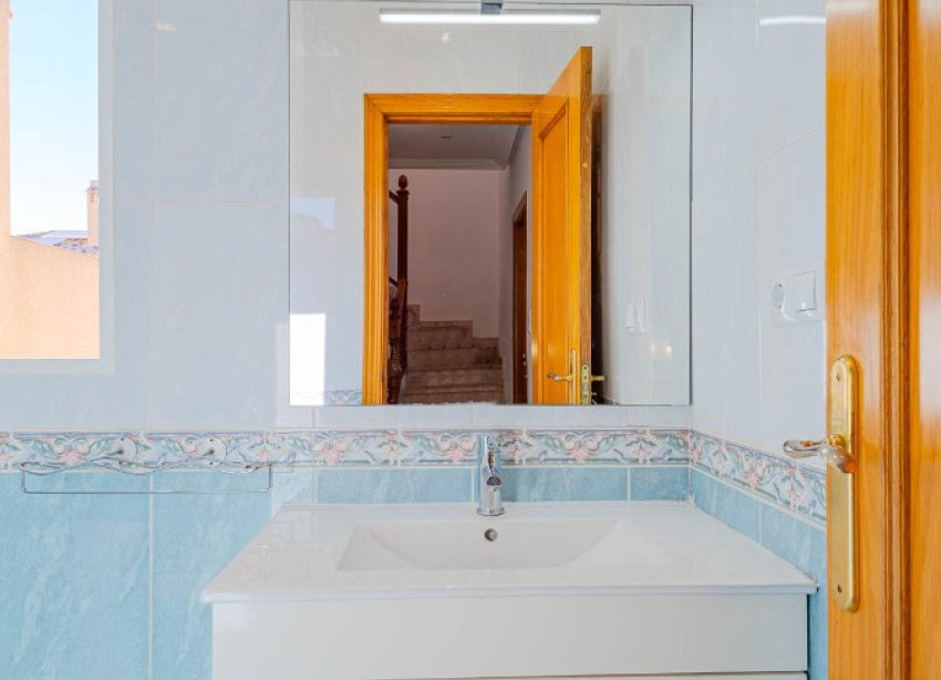 Resale - Terraced house / Townhouse - Punta Prima