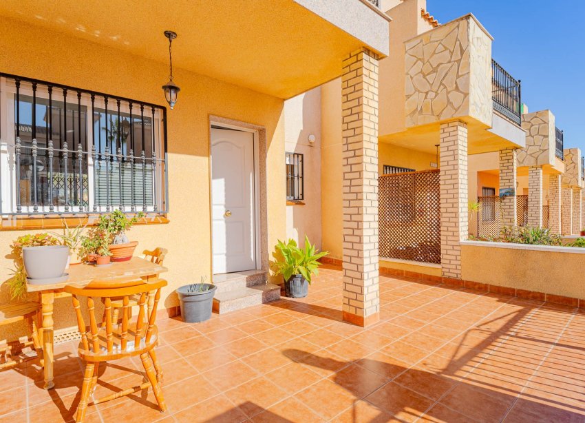 Resale - Terraced house / Townhouse - Punta Prima