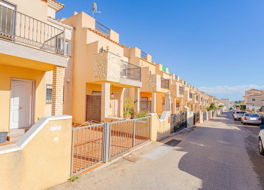 Resale - Terraced house / Townhouse - Punta Prima