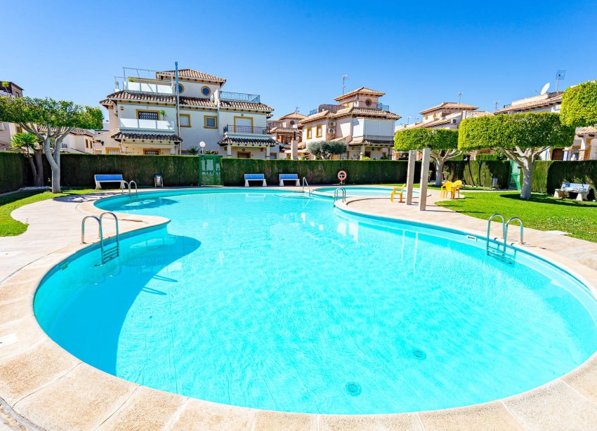 Resale - Terraced house / Townhouse - Punta Prima