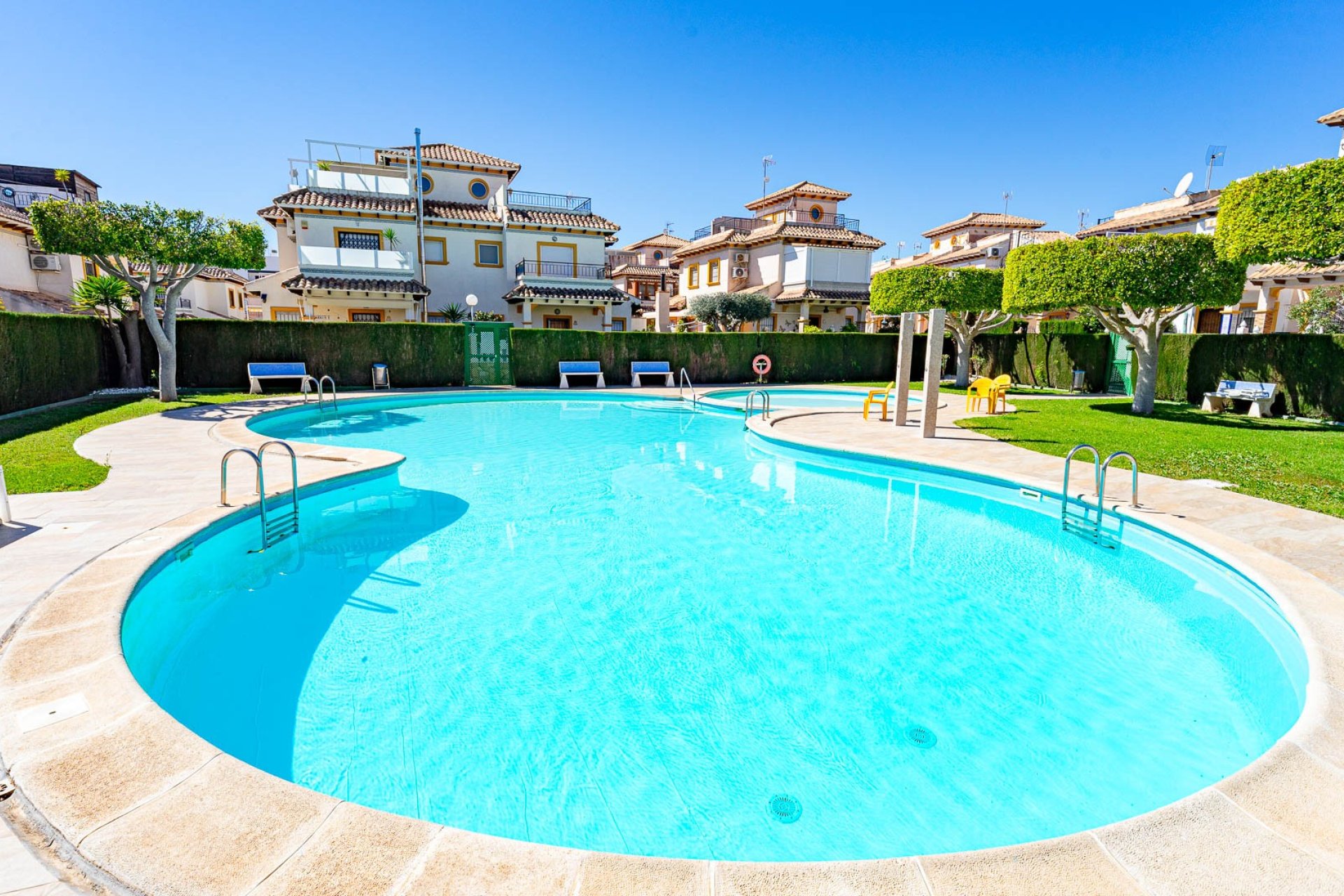 Resale - Terraced house / Townhouse - Punta Prima