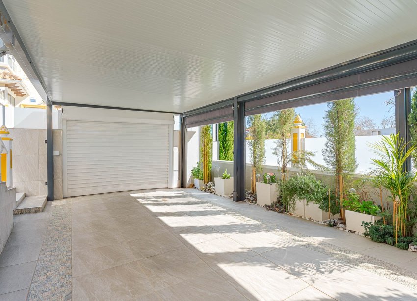 Resale - Terraced house / Townhouse - Punta Prima