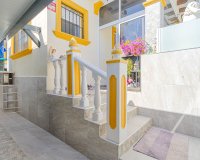 Resale - Terraced house / Townhouse - Punta Prima