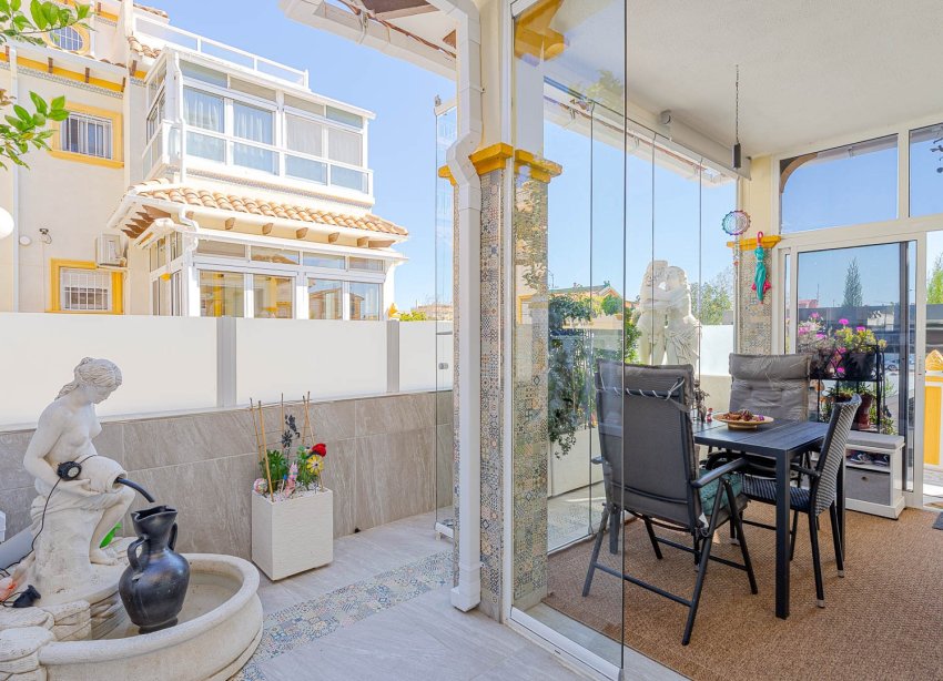 Resale - Terraced house / Townhouse - Punta Prima