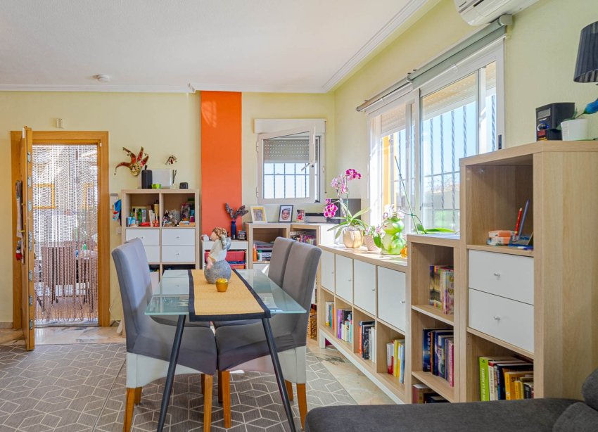 Resale - Terraced house / Townhouse - Punta Prima