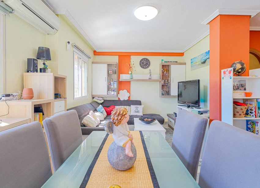 Resale - Terraced house / Townhouse - Punta Prima