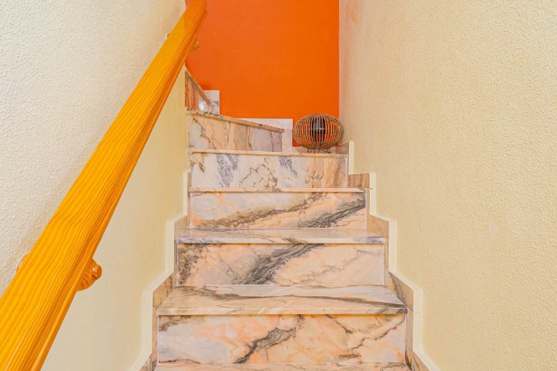 Resale - Terraced house / Townhouse - Punta Prima