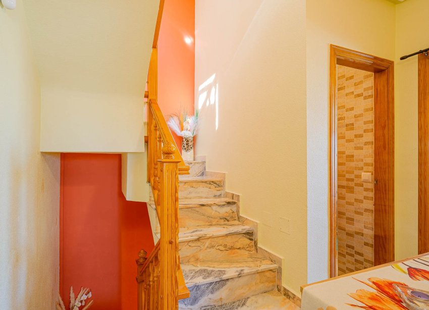 Resale - Terraced house / Townhouse - Punta Prima