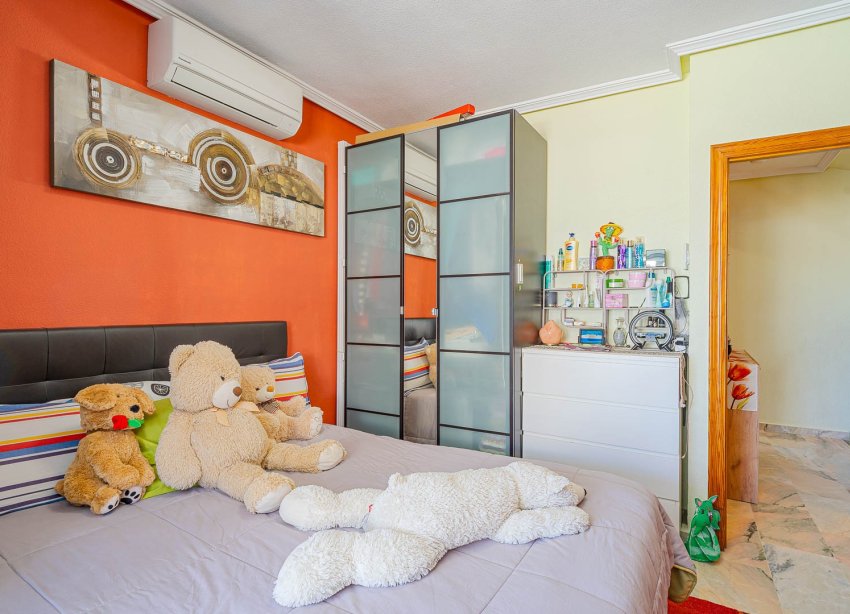 Resale - Terraced house / Townhouse - Punta Prima