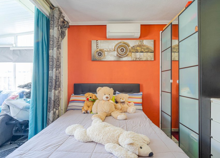 Resale - Terraced house / Townhouse - Punta Prima