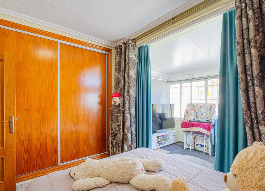 Resale - Terraced house / Townhouse - Punta Prima