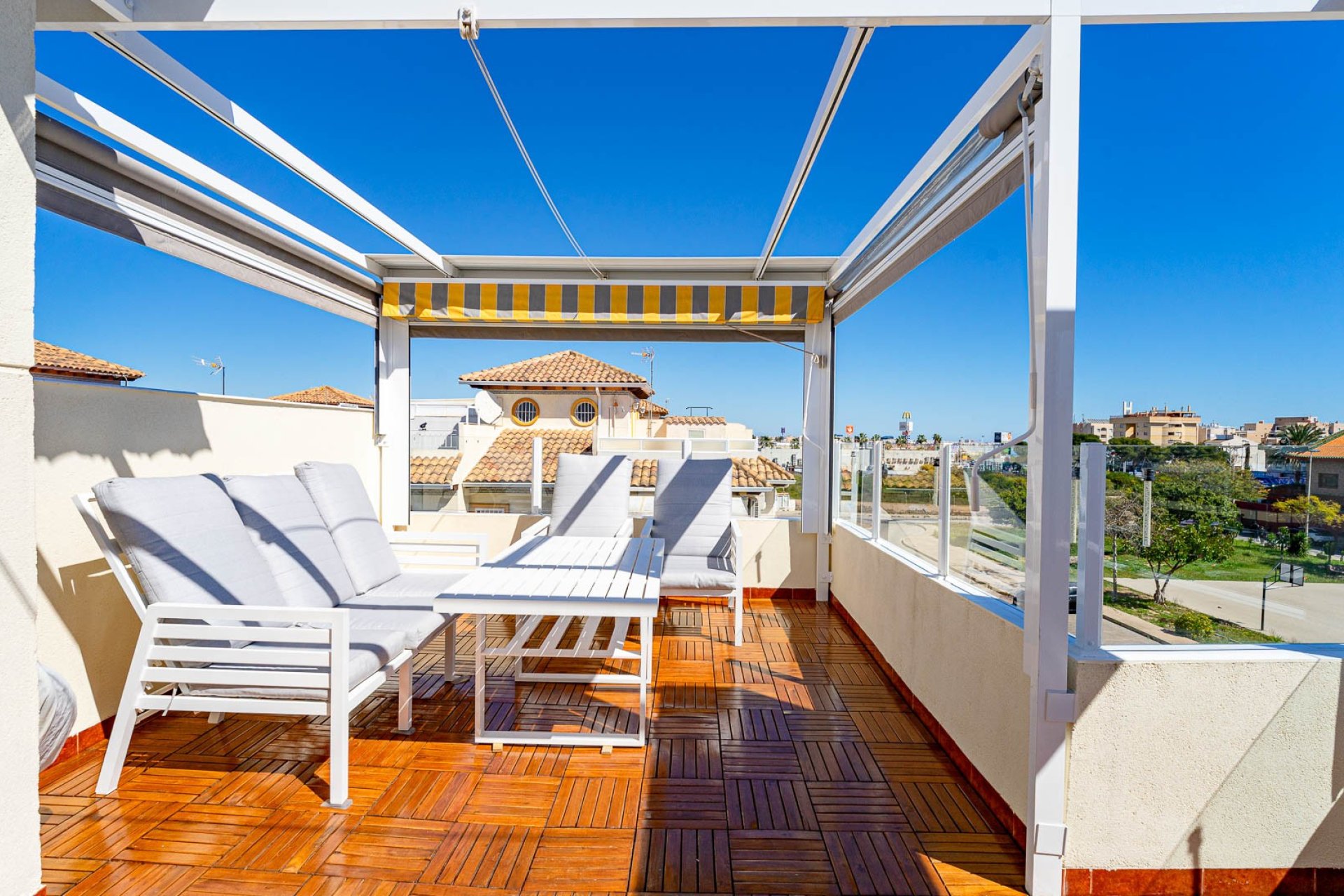 Resale - Terraced house / Townhouse - Punta Prima