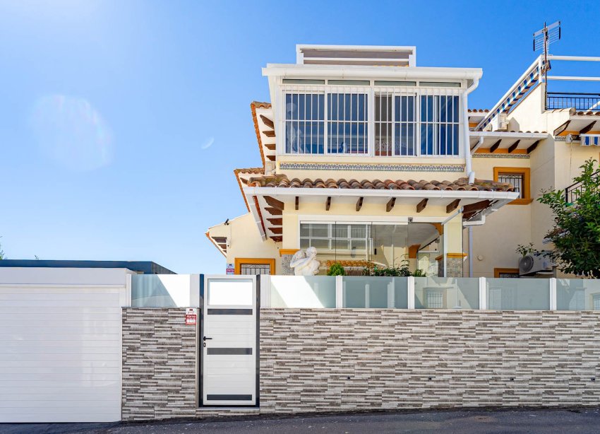 Resale - Terraced house / Townhouse - Punta Prima