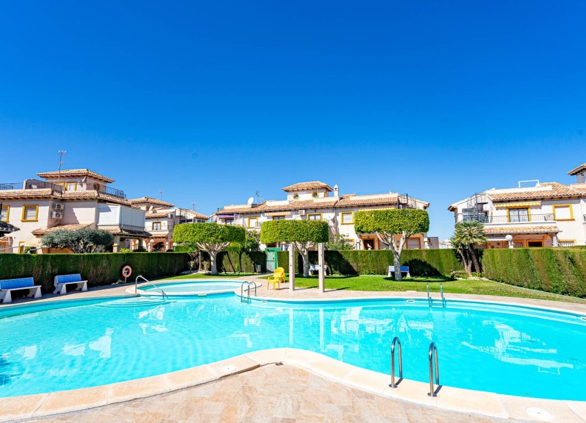 Resale - Terraced house / Townhouse - Punta Prima