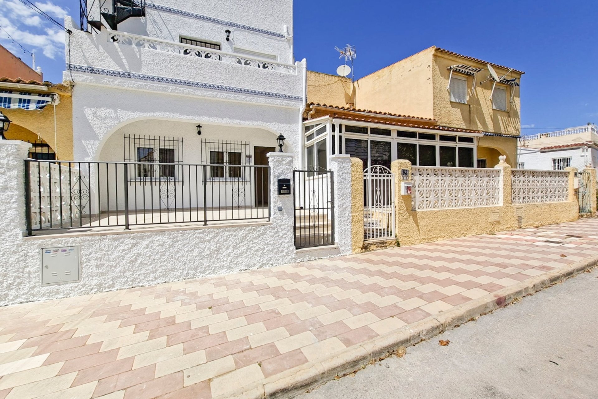 Resale - Terraced house / Townhouse - San Fulgencio - Urb. La Marina