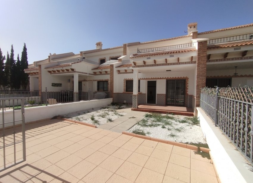 Resale - Terraced house / Townhouse - San Miguel de Salinas