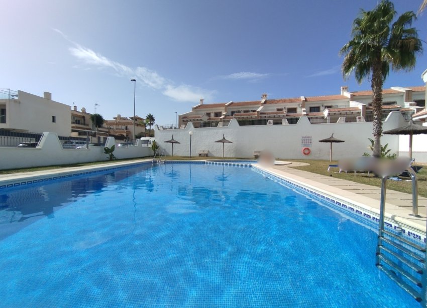 Resale - Terraced house / Townhouse - San Miguel de Salinas