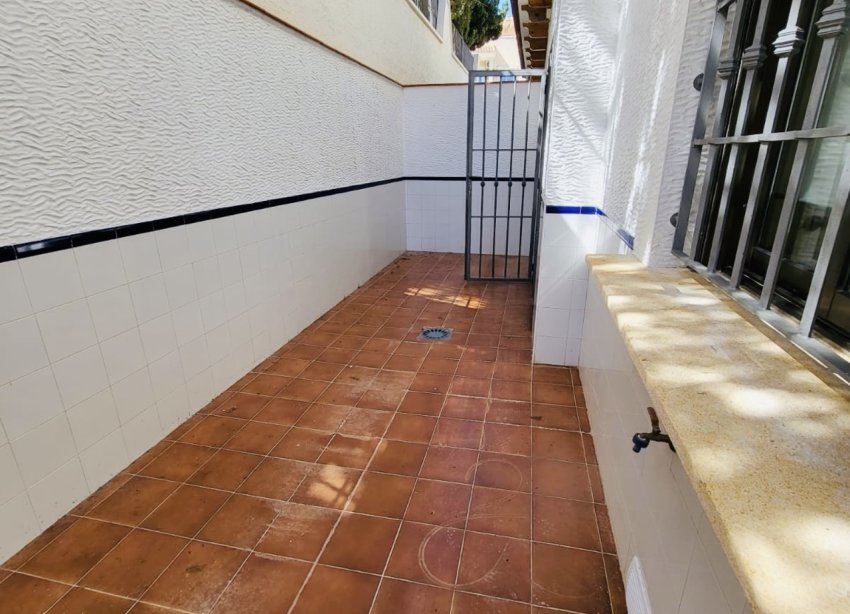 Resale - Terraced house / Townhouse - San Miguel de Salinas