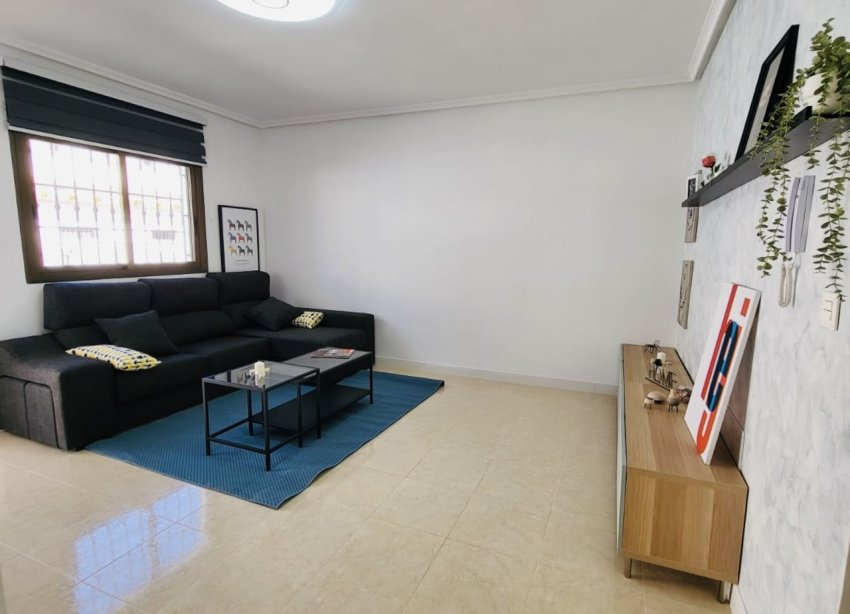 Resale - Terraced house / Townhouse - San Miguel de Salinas
