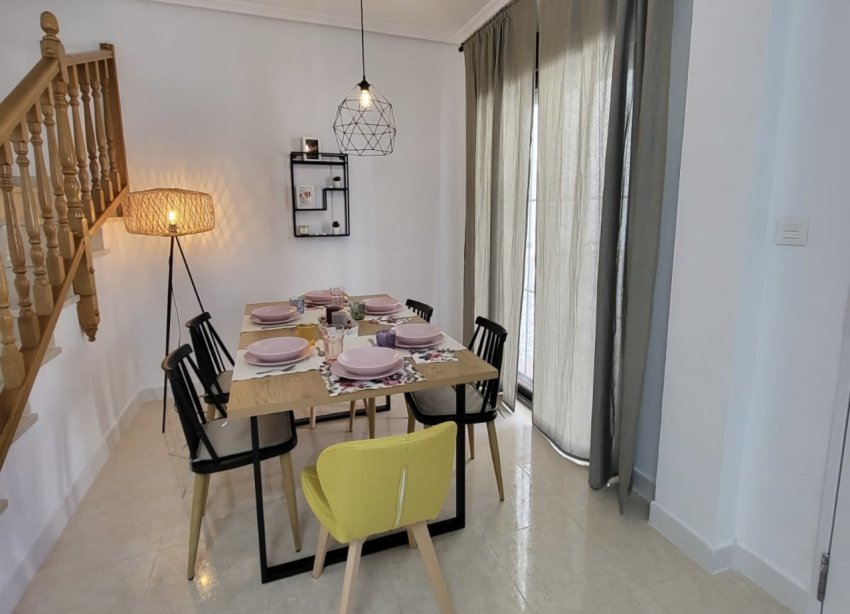 Resale - Terraced house / Townhouse - San Miguel de Salinas