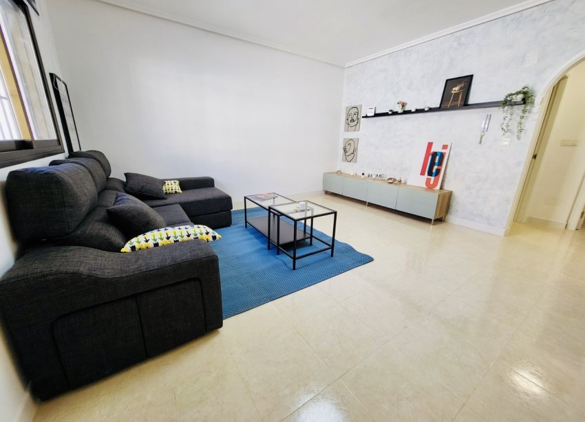 Resale - Terraced house / Townhouse - San Miguel de Salinas