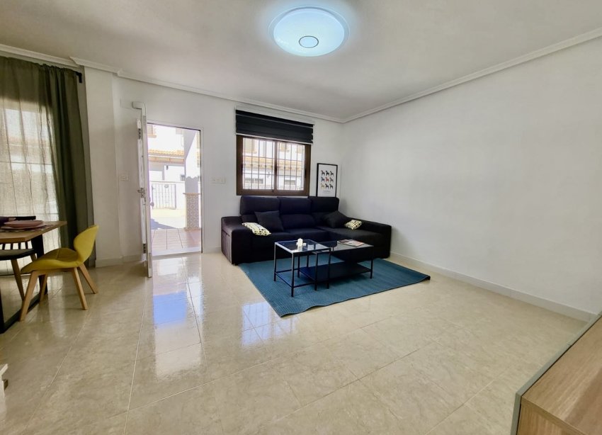 Resale - Terraced house / Townhouse - San Miguel de Salinas