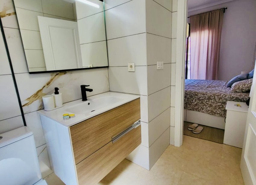 Resale - Terraced house / Townhouse - San Miguel de Salinas