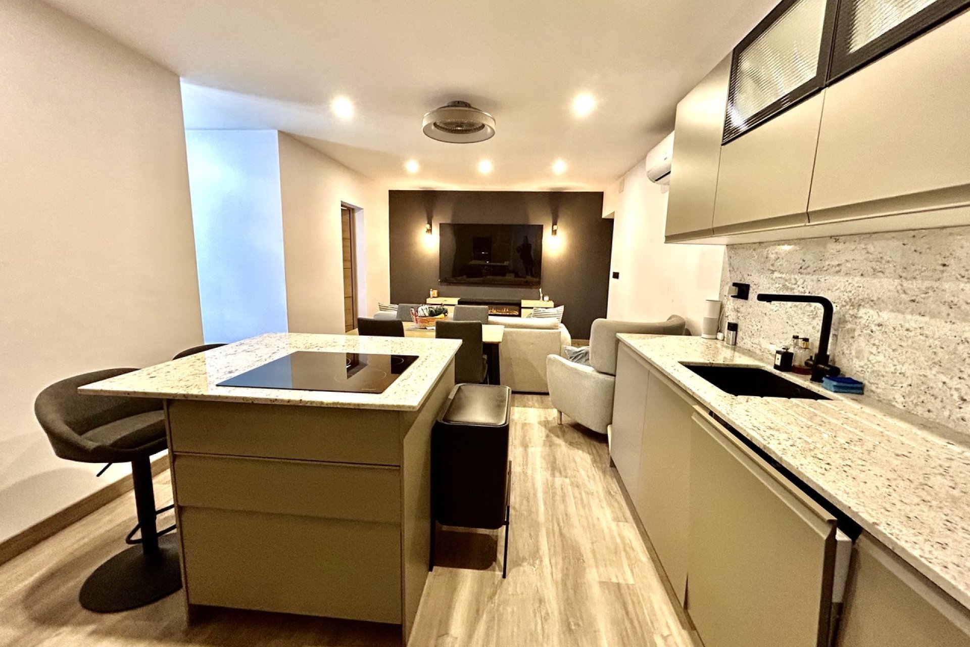 Resale - Terraced house / Townhouse - San Miguel de Salinas
