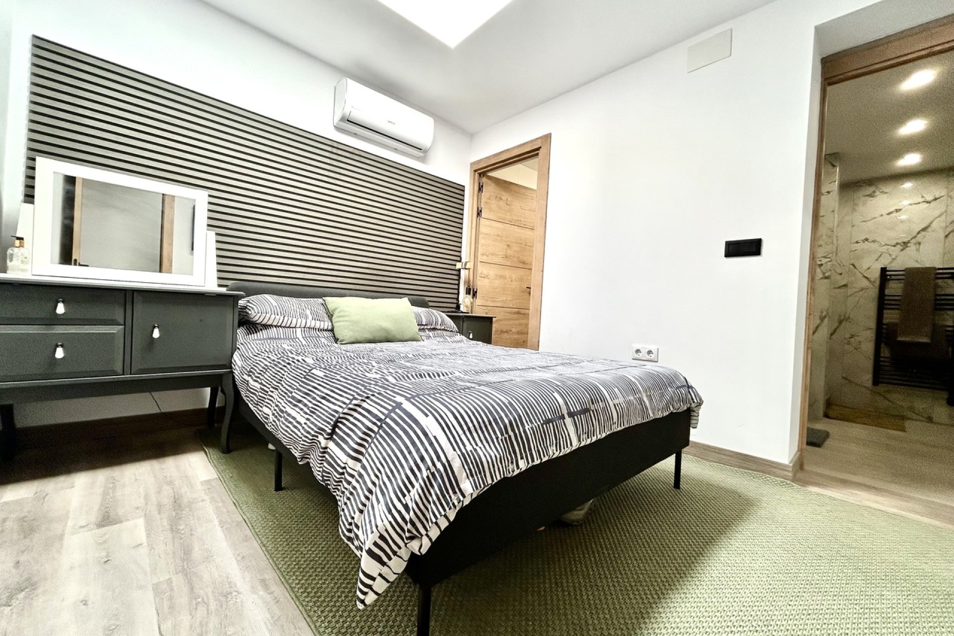 Resale - Terraced house / Townhouse - San Miguel de Salinas