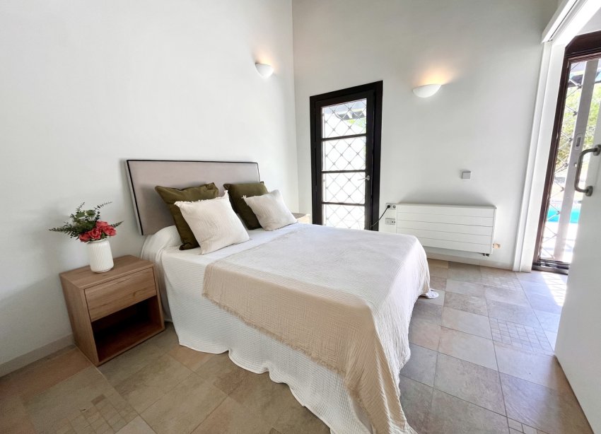 Resale - Terraced house / Townhouse - Sucina