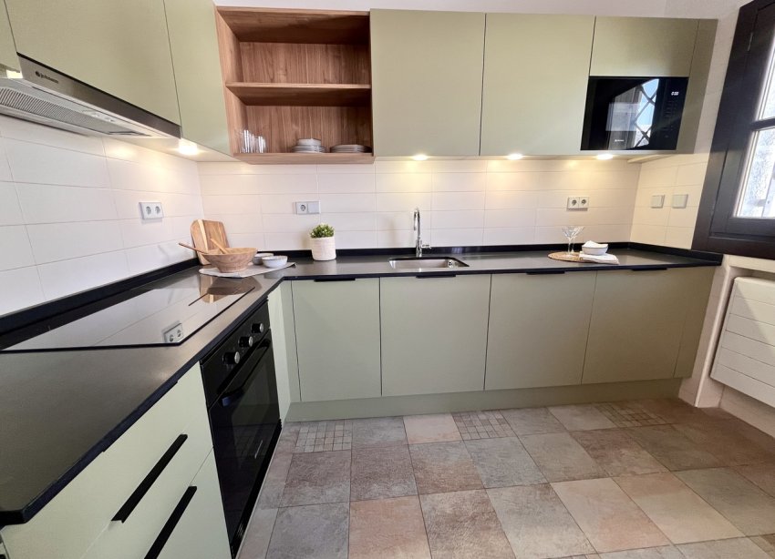 Resale - Terraced house / Townhouse - Sucina