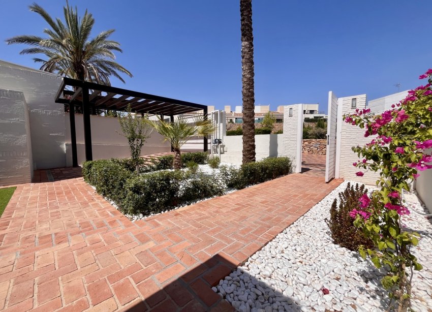 Resale - Terraced house / Townhouse - Sucina