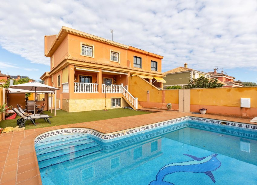 Resale - Terraced house / Townhouse - Torrevieja - Aguas Nuevas