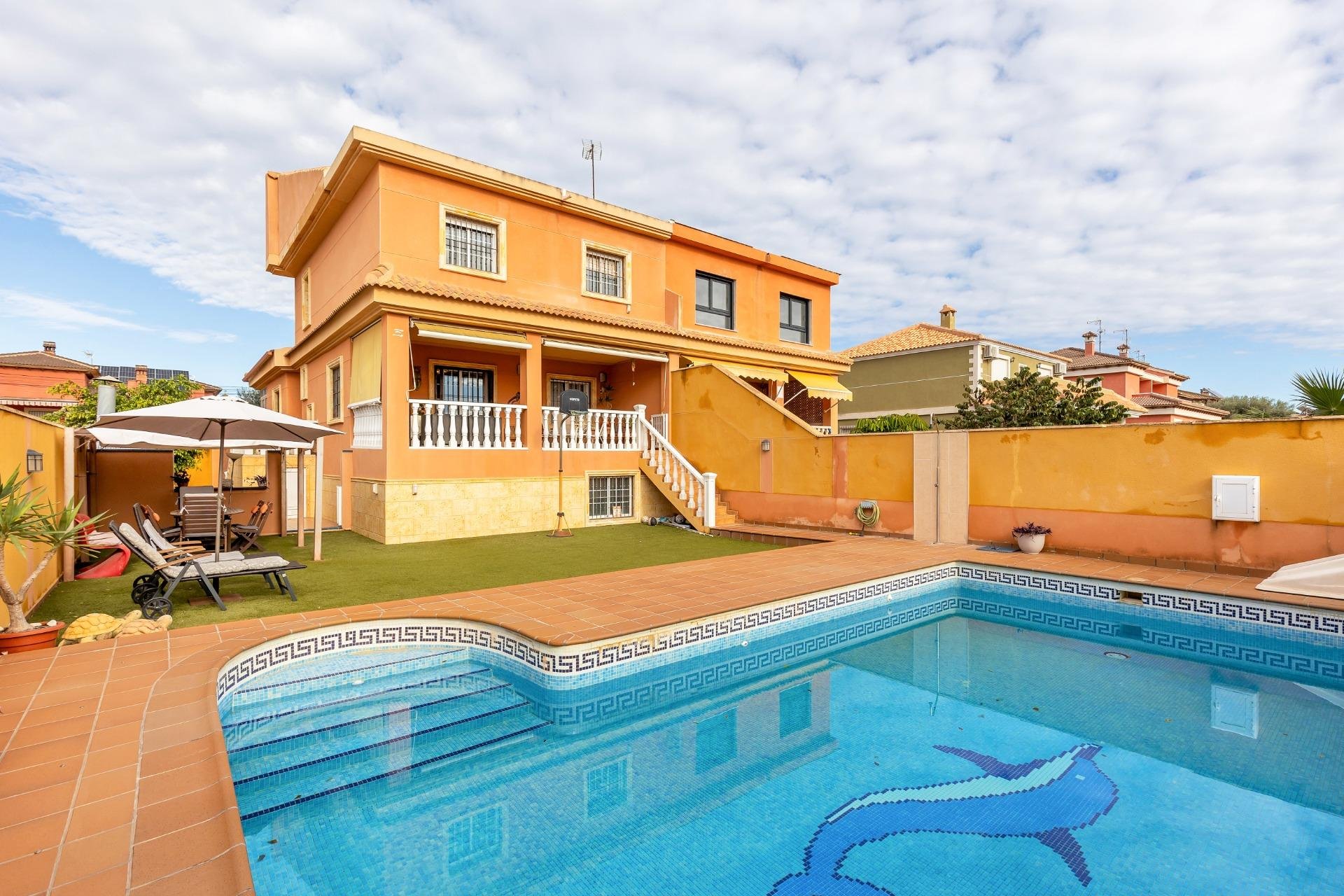 Resale - Terraced house / Townhouse - Torrevieja - Aguas Nuevas
