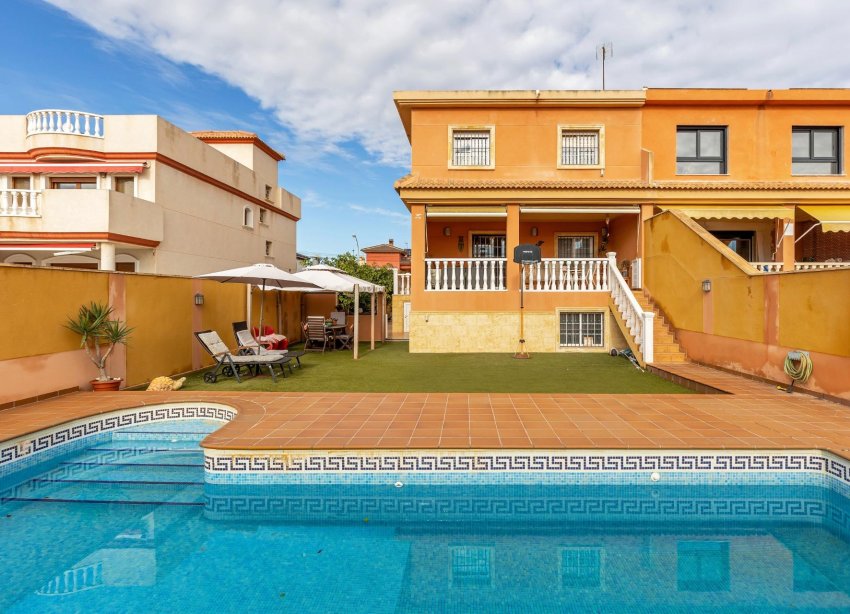 Resale - Terraced house / Townhouse - Torrevieja - Aguas Nuevas