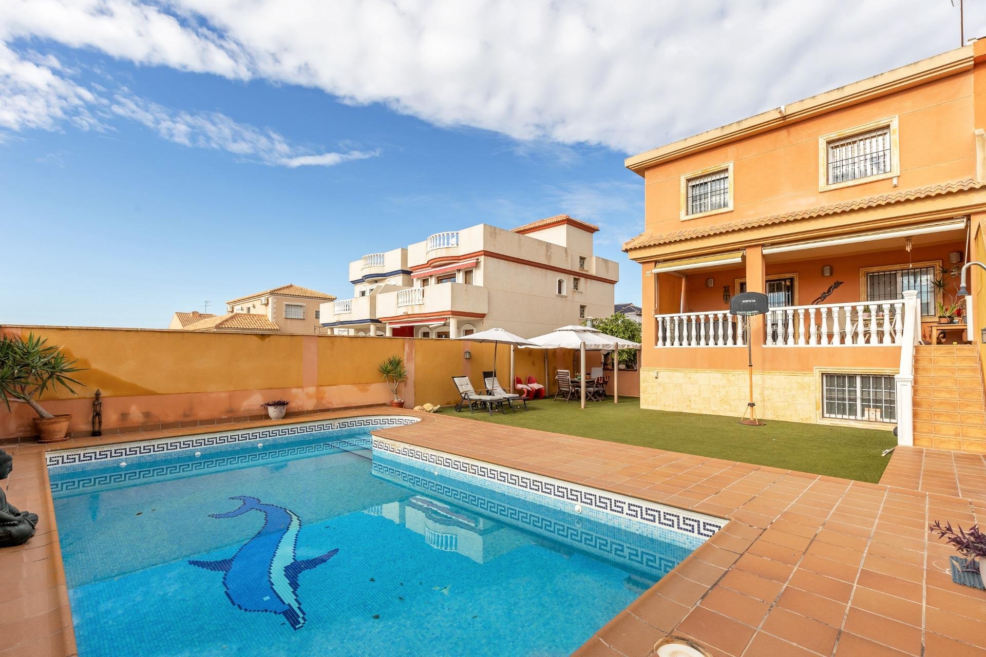 Resale - Terraced house / Townhouse - Torrevieja - Aguas Nuevas