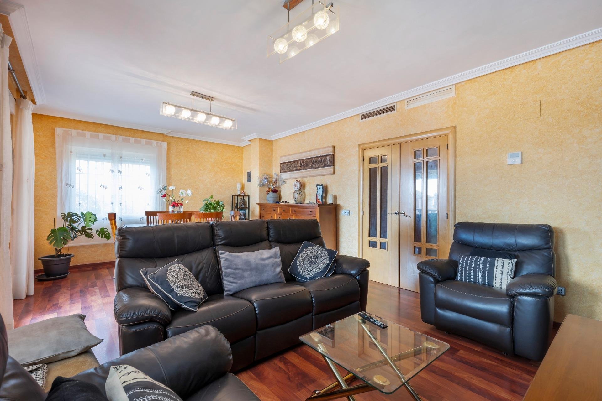 Resale - Terraced house / Townhouse - Torrevieja - Aguas Nuevas