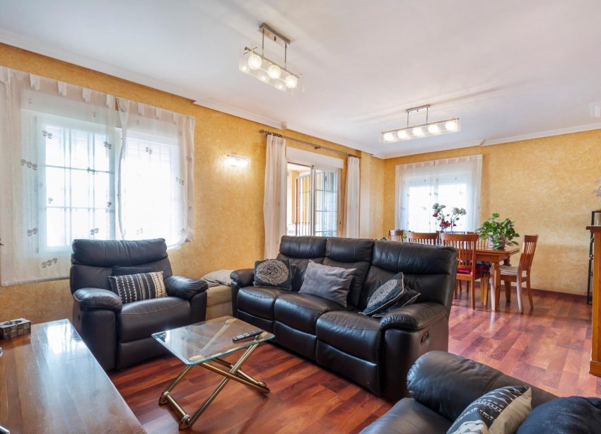 Resale - Terraced house / Townhouse - Torrevieja - Aguas Nuevas