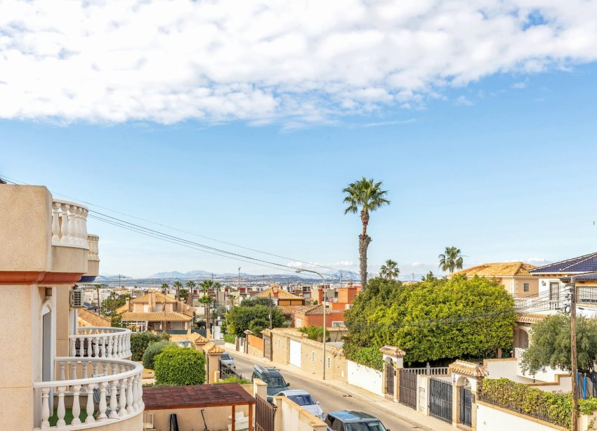 Resale - Terraced house / Townhouse - Torrevieja - Aguas Nuevas