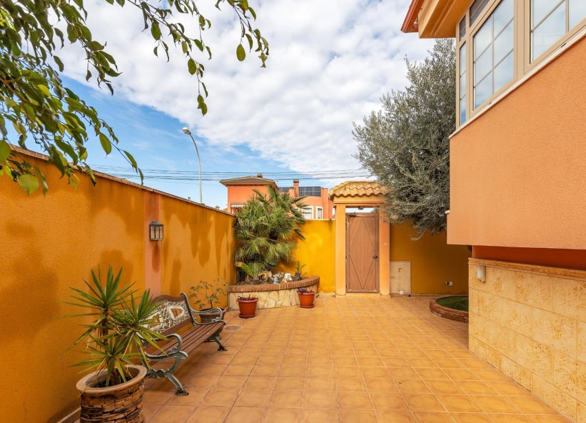 Resale - Terraced house / Townhouse - Torrevieja - Aguas Nuevas