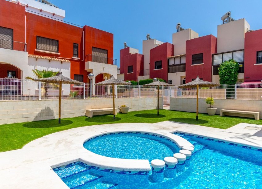 Resale - Terraced house / Townhouse - Torrevieja - Aguas Nuevas
